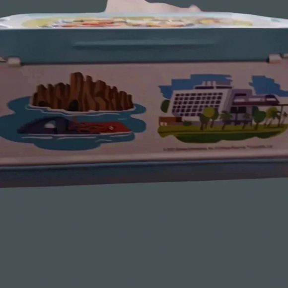 Disney d23 set lunchbox and pin set - Picture 12 of 14